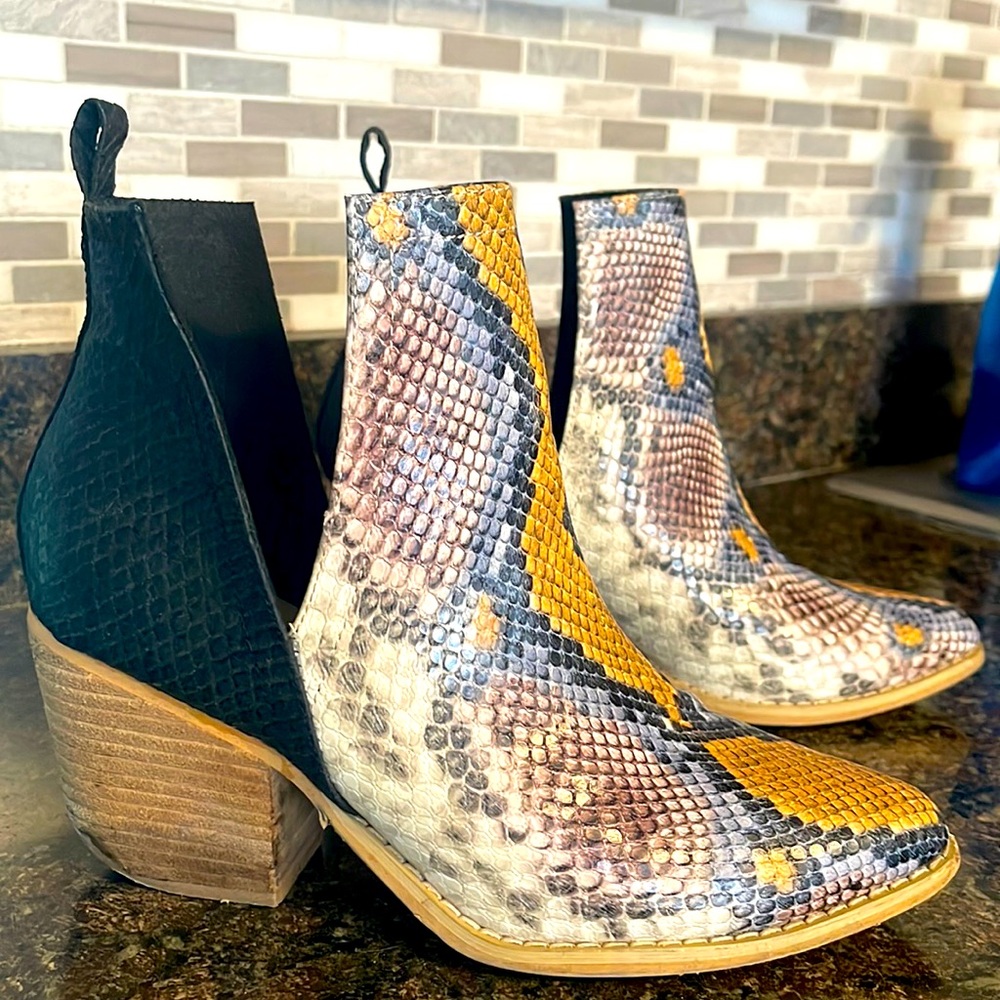 Women’s booties